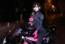 抖音机车女网红吃瓜,揭秘网红圈幕后真相”