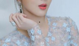 杨紫和粉丝最新爆料,最新幕后故事揭秘，杨紫与粉丝的温馨互动